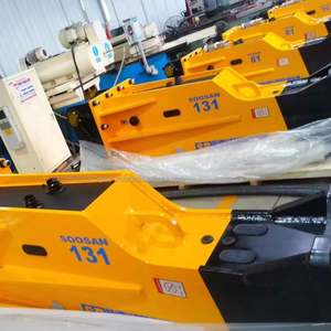 SOOSAN SB131 BOX TYPE Disjuntor hidráulico com características padrão Inclui cinzéis Mangueiras Nitrogênio Cilindro Gás Carregamento Kit - Product Image 2