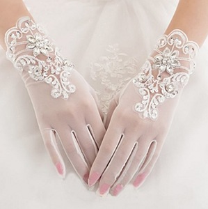 Gants de mariage courts <span class=keywords><strong>en</strong></span> <span class=keywords><strong>tulle</strong></span> mariée longueur poignet dentelle appliquée gants perlés pour mitaines de fête pour accessoires de mariage - Product Image 1
