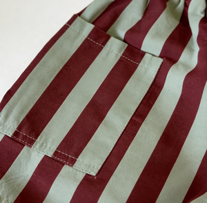 Set di Abbigliamento Estivo Casual di Alta Qualità per Bambini e <span class=keywords><strong>Bambine</strong></span>, Maglietta Tinta Unita e Pantaloncini a Righe con Logo, Outfit Personalizzato in Cotone - Product Image 4