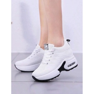 Sneakers Estive alla Moda con Design a Patch Lettera, Tacco a Zeppa, Lacci, Soletta in Rete, Morbide e con Caratteristiche di Aumento di Altezza - Product Image 1