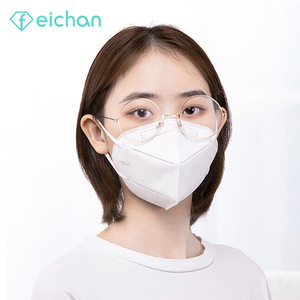 Mascarilla KN95 Blanca de Tela No Tejida con Clip Nasal Metálico, Protección para Exteriores, Respirador Desechable, Paquete de 5, Bolsa de Aluminio - Product Image 3
