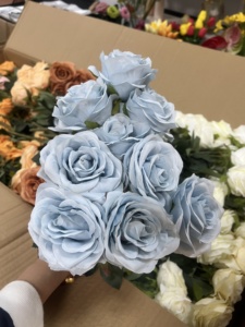 Rosas <span class=keywords><strong>de</strong></span> Seda <span class=keywords><strong>de</strong></span> Alta Calidad al Por Mayor, Flores Artificiales Realistas para Decoración <span class=keywords><strong>de</strong></span> Bodas - Product Image 6