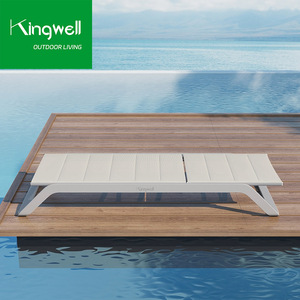 كرسي صالة كرسي فاخر مقاوم للماء من الألومنيوم قابل للتكديس أثاث حمام سباحة خارجي كراسي تشمس للشاطئ - Product Image 4