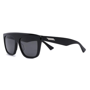 <span class=keywords><strong>2023</strong></span> <span class=keywords><strong>Lunettes</strong></span> <span class=keywords><strong>de</strong></span> <span class=keywords><strong>soleil</strong></span> carrées polarisées UV400 à la mode Monture en acétate rouge avec lentilles TAC Support OEM Nuances bon marché pour hommes et femmes - Product Image 3