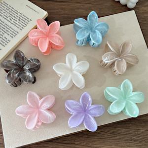 مشبك شعر على شكل زهرة جميلة بتصميم رخامي للنساء والفتيات، إكسسوار شعر عصري على شكل فك القرش - Product Image 4