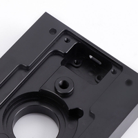 Plaque de support en aluminium/acier inoxydable anodisé noir usinée CNC sur mesure et brochée pour appareils optiques et électroniques