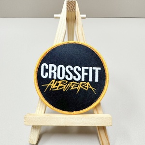 Patch tissé personnalisé spectaculaire fer sur support pour uniformes coupe thermique et marque professionnelle auto-adhésive - Product Image 3