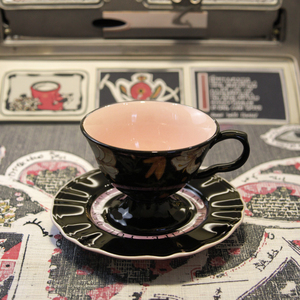 Ensemble élégant de tasses à thé et soucoupes en porcelaine noire, motif floral, tasses à café en céramique festonnées pour la maison, le thé de l'après-midi, ou comme cadeau - Product Image 3