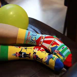 אופנה אופנתית גרביים אב סימטריות כיף דפוס צוות גרביים יוניסקס כותנה