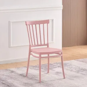 Tabouret de salle à manger polyvalent en plastique PP, idéal pour tout restaurant intérieur - Product Image 1