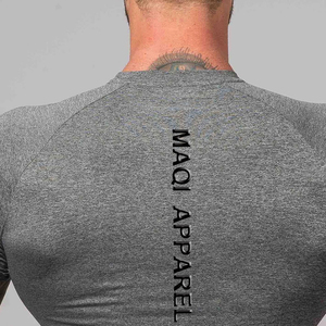 <span class=keywords><strong>T</strong></span>-shirt de sport technique noir pour homme, personnalisé avec logo, vente en gros, é<span class=keywords><strong>t</strong></span>é, coupe oversize, séchage rapide, doux, pour activités de plein air, collection 2026 - Product Image 5
