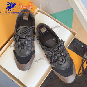 Sneakerina Series Chaussures pour Couples Baskets Ballerines Dexter Chaussures Plates Décontractées en Cuir de Vachette Daim à Lacets - Product Image 3