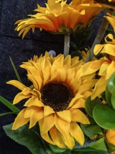 <span class=keywords><strong>Bouquet</strong></span> de tournesols artificiels faits main de style européen avec tiges en plastique - Décoration rustique pour la maison, idéal pour les mariages et les douches nuptiales - Product Image 4
