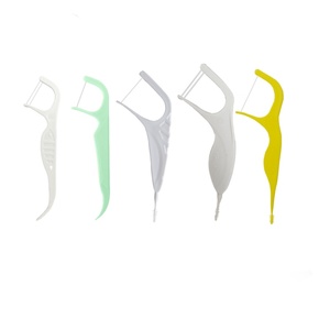 50 bâtonnets de <span class=keywords><strong>fil</strong></span> <span class=keywords><strong>dentaire</strong></span> jetables à la menthe avec brosse interdentaire intégrée <span class=keywords><strong>pour</strong></span> appareils orthodontiques et dispositifs dentaires - Product Image 5