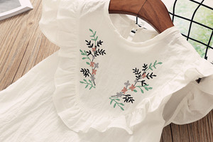 Wholesale Children's Boutique Clothing Kids Flower Embroidery Lace T-shirt and Pure Color Half <b>Pants</b> Suits for Girls - Product Image 2