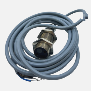 Plc FZAM18P1005 Interruptor de proximidad Controlador de programación de 3 núcleos Nuevo original - Product Image 1