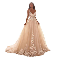 Robe de mariée taille personnalisée robe de mariée à bretelles spaghetti sexy col en v profond dos nu coupe ajustée robe de banquet en dentelle avec appliques