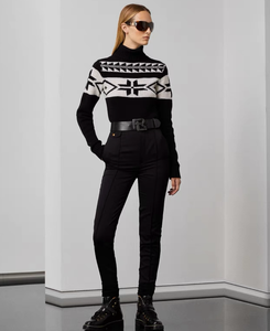 ODM OEM Suéter de punto de cuello alto Intarsia sofisticado para mujeres China Plazo de entrega de muestra de 7 días - Product Image 4