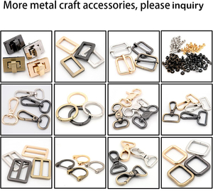Breloques en forme de cube A-Z, perles en métal personnalisées avec lettres, adaptées aux bracelets, sacs à main et accessoires de colliers. - Product Image 6