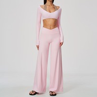 Ensemble de yoga pour femme, coupe ajustée, col licou, effet deux pièces, manches longues, avec pantalon large à effet ventre plat et rehausseur de fessiers, pour la gym et l'entraînement