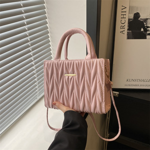 <span class=keywords><strong>Sac</strong></span> à bandoulière pour femme en cuir PU grande capacité 2024, <span class=keywords><strong>sac</strong></span> fourre-tout à motif losanges, vente en gros d'usine - Product Image 3
