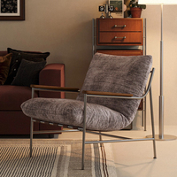 Fauteuil d'appoint Fika, fauteuil simple pour salon, structure en bois massif et acier inoxydable, fauteuil de détente rembourré en chenille