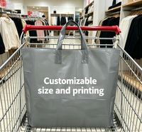 Sacs de courses en plastique PE noir brillant imprimés sur mesure avec poignées, sacs fourre-tout réutilisables et recyclables pour supermarchés, commerces de détail et vêtements