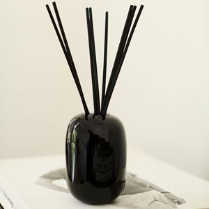 Difusor de Aromas en Botella de Vidrio con Varillas Negras para Aromatizar el Hogar - Product Image 6