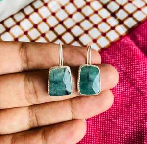 Pendientes Huggie de Plata de Ley 925 con diamante Esmeralda y Perla, joyería de moda hecha a mano, regalo para madre - Product Image 1