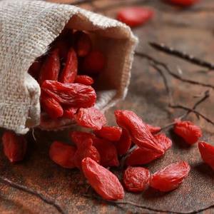Compléments alimentaires à base de plantes pour hommes, thé aux herbes, baies de goji séchées, nouvelle récolte, baies de goji séchées de grande taille, qualité alimentaire, baies de goji rouges séchées du Ningxia - Product Image 4