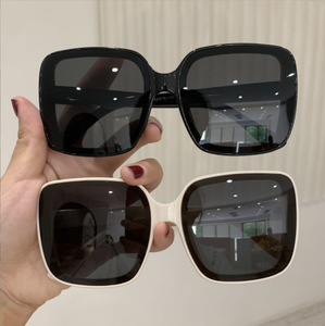 Gafas <span class=keywords><strong>de</strong></span> sol cuadradas <span class=keywords><strong>de</strong></span> <span class=keywords><strong>moda</strong></span> Vintage 2023 <span class=keywords><strong>para</strong></span> <span class=keywords><strong>mujer</strong></span>, montura rectangular grande, <span class=keywords><strong>lentes</strong></span> UV400, gafas <span class=keywords><strong>de</strong></span> sol Retro - Product Image 3