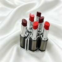 Baume à lèvres transparent personnalisé en gros sous marque privée, gloss repulpant, maquillage longue tenue, haute pigmentation, végétalien, hydratant, en plastique
