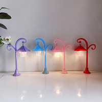 Lampe de rue miniature LED Dol House, modèle de lampadaire simulé, décoration de bureau, lampe de jardin suspendue