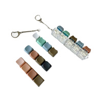 Capuchon de clé de macaron en acrylique jouet de pincement de doigt de décompression à un mot transfrontalier en matière plastique porte-clés pour clavier mécanique