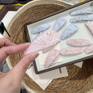 กิ๊บติดผมผ้าปักเลื่อมสไตล์<span class=keywords><strong>เกาหลี</strong></span> สีชมพูและสีฟ้า - Product Image 2
