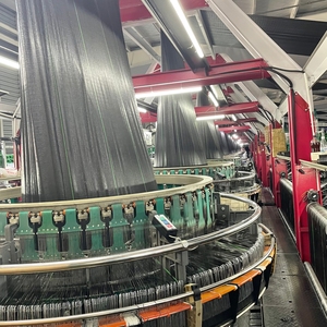 Telo Anti-Erbacce Anti-UV Direttamente dalla Fabbrica Tessuto Paesaggistico Geotessile Intrecciato Copertura per Messa a Terra Agricola - Product Image 2