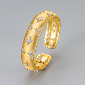 Bracciale Rigido Aperto Artigianale Italiano Retrò Stile Palazzo con Quadrifoglio Portafortuna Lavorazione a Filo Tirato Braccialetto alla Moda - Product Image 2