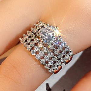 Set di Anelli da Sposa con Zirconi a Stella per Donne, Gioielli di Lusso Scintillanti per Matrimoni e Feste - Product Image 4