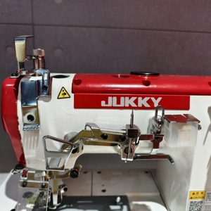 จักรเย็บผ้าอุตสาหกรรม JUKKY JK500-01D ระบบอินเตอร์ล็อค 220V/110V มอเตอร์ไดเร็คไดร์ฟ พร้อมฝาครอบจักร ระบบอิเล็กทรอนิกส์  พร้อมเข็มเย็บ - Product Image 3