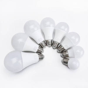 Bombilla <span class=keywords><strong>LED</strong></span> Inteligente Cuadrada IP54 Regulable para Ventilador de Techo, Bombillas <span class=keywords><strong>LED</strong></span> para el Hogar a Precio Económico, Venta al por Mayor - Product Image 3