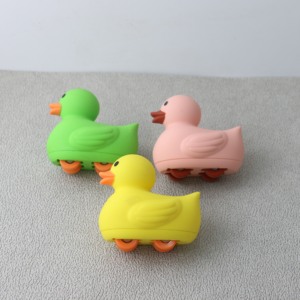 Nuovo arrivo giocattolo per auto in Silicone morbido a forma di anatra per bambini giochi di gomma divertenti giocattoli scientifici e ingegneristici - Product Image 4