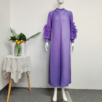 Robe Plissée Décontractée LE2260 Haut de Gamme Élégante à Fleurs Tridimensionnelles pour Femme, Niche Ample Amincissante Effet Pendentif