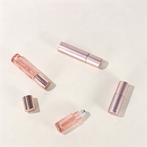 Vente en gros à prix réduit : flacon vide en verre rose doré de 5 ml et 10 ml avec bouchon à bille pour huile de parfum - Product Image 5