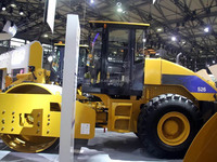 Rouleau compresseur vibrant à tambour unique Offre Spéciale 12 tonnes SEM512 SEM510 SEM520 SEM8220 compacteurs de sol moteur pompe à moteur rouleau d'asphalte