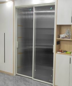 ฉากกั้นตู้เสื้อผ้าโลหะ<span class=keywords><strong>กระจก</strong></span>สองชั้นแบบ<span class=keywords><strong>เลื่อน</strong></span>ได้ดีไซน์ตามต้องการสำหรับใช้ในครัวเรือน - Product Image 6