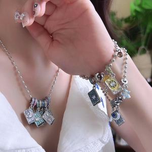 Collier Tarot Vintage Effet Vieilli Cartes <span class=keywords><strong>de</strong></span> Tarot Soleil Lune Étoiles Design Unique Chaîne Bambou Alliage Résine Ras du <span class=keywords><strong>Cou</strong></span> Cadeau Femme - Product Image 1