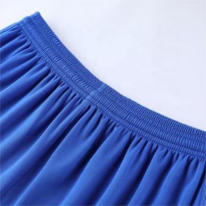 <span class=keywords><strong>Tuta</strong></span> da <span class=keywords><strong>calcio</strong></span> <span class=keywords><strong>nera</strong></span> personalizzata con asciugatura rapida traspirante a maniche lunghe ad asciugatura rapida Set di abbigliamento sportivo servizio OEM disponibile - Product Image 4