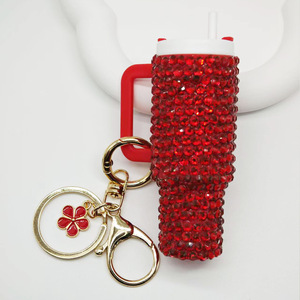 Portachiavi <span class=keywords><strong>a</strong></span> Forma di Tazza Carina con Strass, Mini Portachiavi <span class=keywords><strong>a</strong></span> Forma di Bicchiere, Porta Balsamo Labbra per Borsa, Borsetta, Zaino - Product Image 5