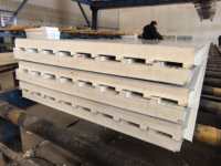 Modernes Design Wellblech-Dachplatten Aluminiumlegierung Isolierte Doppelschicht Wasserdichte Rechteckige Form Maschinell Hergestellte Bauteile