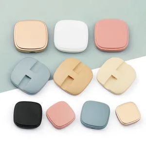 Boutons en plastique carrés colorés simples de résine de bouton de manteau de 2 trous de mode pour des manteaux